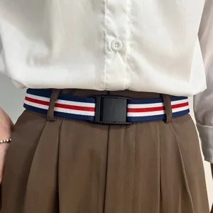 Elastischer Taillengürtel für Damen, gestreifter Stretch-Gürtel mit schwarzer Schnalle.