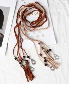 Ceinture tressée rétro avec glands, accessoire de chaîne de robe bohème chic pour femme.