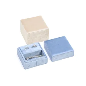 Samt Schmuckkästchen quadratisch für Ringe und Halsketten, elegante kleine Geschenkbox.
