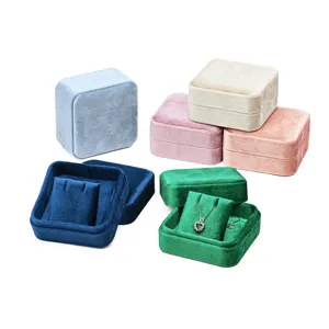 Caja de joyería de terciopelo de lujo, estuche cuadrado con esquinas redondeadas para collares.