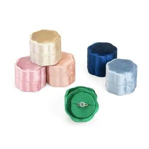 Velvet ring box portable mini flower petal shape jewelry storage box for engagement