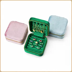 Portagioie in Velluto Portatile Quadrato Piccolo Organizer per Conservare Anelli da Viaggio Con Scomparti Con Cerniera Per Donne Ragazze