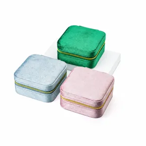 Scatola per gioielli quadrata in velluto portatile per anelli e collane, astuccio da viaggio.