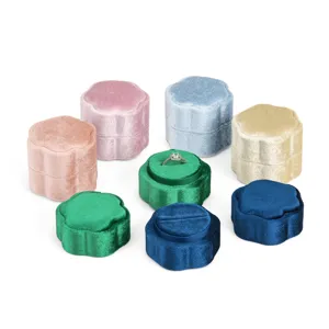 High-end velvet ring box portable mini petal jewelry storage box wholesale custom