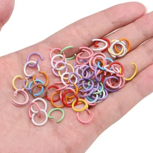 Bunte lackierte Eisen Sprungringe, DIY Schmuck Basteln offene Verbindungsringe Detail Ansicht.