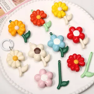 Pendentifs Fleur de Marguerite en Acrylique Fleur à Cinq Pétales Avec Trou de Suspension Perles Faites à la Main pour Porte-Clés Chaîne de Téléphone
