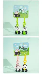 Simpatico portachiavi panda per borsa con campanello e chiusure colorate, accessorio donna.