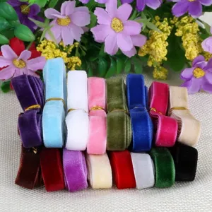 Ensemble de rubans en velours colorés pour nœuds de cheveux DIY et accessoires principal.