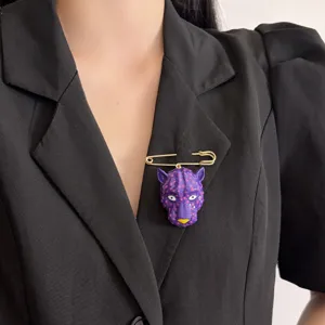 Vintage enamel exaggerated leopard head brooch, trendy personality suit pin for women's fashion.