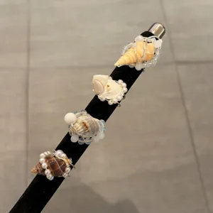 Schicke handgemachte Muschel Ringe mit Perlen, trendiger Urlaubsstil Drahtschmuck Damen.