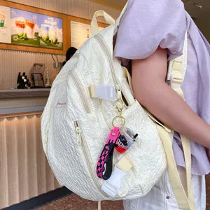 Cute cartoon oil liquid backpack keychain set, fashionable sweet and cool bag pendant.