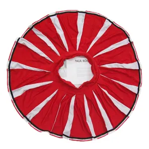 Rood witte cheerleader geplooide rok plat gelegd bovenste weergave dames stage performance kostuum