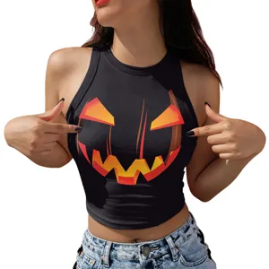 Μαύρο crop top με τύπωμα κολοκύθας Halloween, αμάνικη λεπτομέρεια στενής γραμμής.