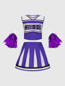 Detalle de conjunto de disfraz de animadora morado, top corto sin mangas y falda plisada.