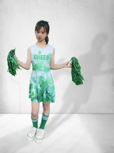 Kids cheerleading dress sleeveless dance costume with clover pattern for girls sports meeting.