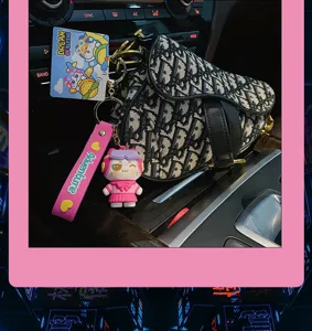 Simpatico portachiavi per auto pilota e ciondolo zaino, elegante ciondolo borsa in PVC.