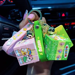 Mini 3x3 Rubik's Cube Porte-clés Dessin Animé Thème Sport Jouet Anti-stress ABS Plastique Pendentif Sac à Dos Anneau de Voiture Cadeau