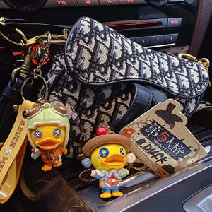 B.Duck X Identity V sleutelhanger schattige cartoon PVC figuur tassenhanger voor fans.