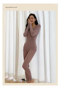 Conjunto de ropa interior térmica de mujer, camiseta y leggings de proteína de leche delgados.