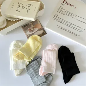 Printemps été chaussettes femme colorées décontractées empilées mi-tube doux confort quotidien