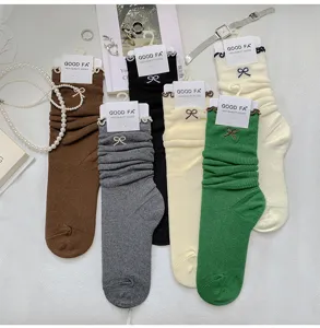 Chaussettes slouch tube moyen brodées de nœud bord laitue mignonnes femme mode casual