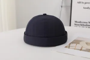 Clásico sombrero docker sin ala de color liso para hombres y mujeres, gorra versátil y elegante.