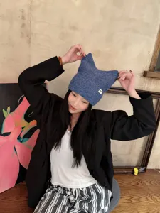 Gorro de punto con orejas de gato para mujer, gorro de invierno cálido y elegante.
