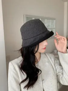 Damen Herbst Winter dunkelgraue Woll Eimer Mütze Hepburn Stil warme elegante Mode Detailansicht