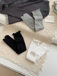 Women split toe tabi socks casual cotton stacked hosiery solid color comfy mid-calf socks.