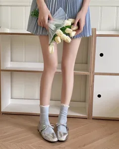 Calcetines media pantorrilla con volantes y lazos vista detallada, estilo japonés JK de mujer.