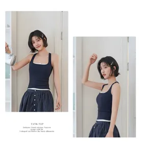 Top débardeur rembourré col carré pour femmes détail, design dos nageur délicat et fin.