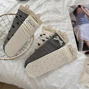 Calcetines de media caña transpirables para mujer con lunares y lazo para primavera y verano.