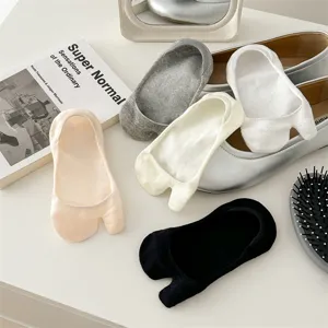 Cotton classic two-toe anti slip low cut invisible socks for women and men daily wear 2024