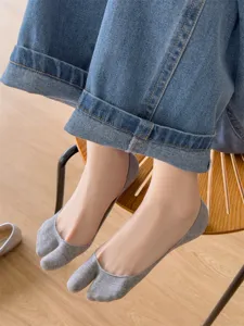 Cotton split toe low cut invisible socks for women spring summer anti slip grey tabi sock
