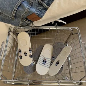 Womens cute bear print cotton boat socks, low cut invisible socks for spring and summer.