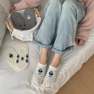 Cute cartoon bear embroidered women low cut socks, breathable cotton invisible boat socks.