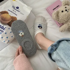 Cotton low-cut boat socks for women, breathable summer shallow socks with cute bear details.