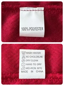 Pluche badjas wasetiket detailweergave met 100 procent polyester materiaal en onderhoudsinstructies.