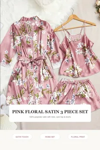 Rosa geblümtes Satin-Schlafset, 3-teilig mit Morgenmantel, Top und Shorts
