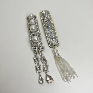 Exquisite silver rhinestone pearl hair clip side clip bridal hair accessories for women.