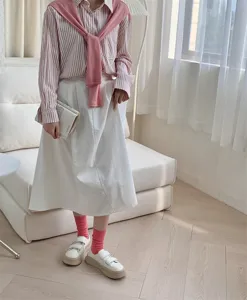 Comfortable candy color cotton women's mid-tube socks, stylish daily wear, breathable knit socks.