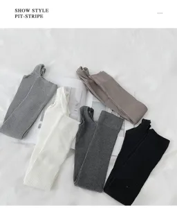 Gedetailleerd overzicht van stijlvolle geribbelde stijgbeugelsokken in diverse kleuren.
