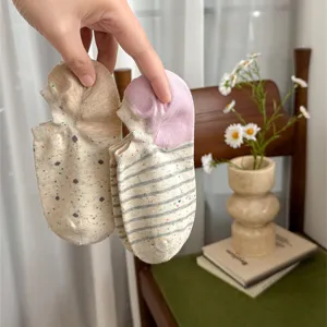 Calcetines invisibles de algodón para mujer con motas de colores, estilo verano.