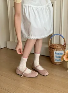 Women's retro vine mesh mid-tube stack socks, breathable cotton spring summer socks detail view.