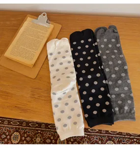 Cute women's autumn winter cotton polka dot split toe mid calf socks casual tabi socks