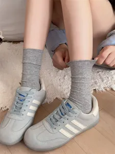 High quality women solid color ribbed mid tube socks casual Korean style long cotton socks