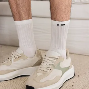 Herren einfarbige mittelhohe Freizeitsocken mit breiten Rippen und elastischem Bündchen.