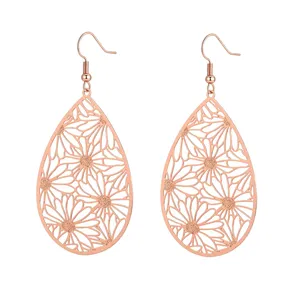 Orecchini pendenti a goccia oro rosa floreali traforati, gioielli vintage in rame per donne.