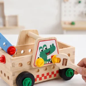 Camion outil en bois Montessori avec boulons et ecrous pour enfants apprentissage main