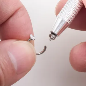 Vier-Zacken Edelstein Greifer Werkzeug zum sicheren Halten von kleinen Diamanten.